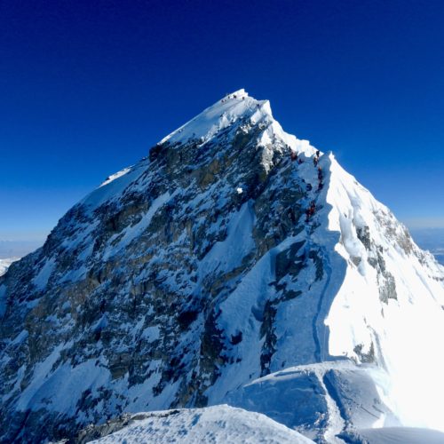 エベレスト主峰とヒラリーステップ