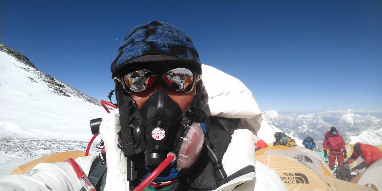 エベレスト登頂 /60代男性